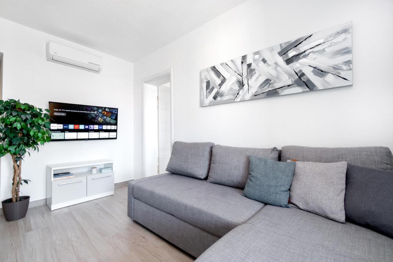 Apartments And Rooms Vuleta, Close To The Beach Makarska Extérieur photo