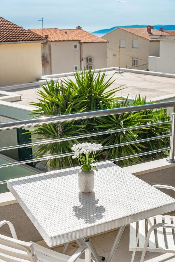 Apartments And Rooms Vuleta, Close To The Beach Makarska Chambre photo