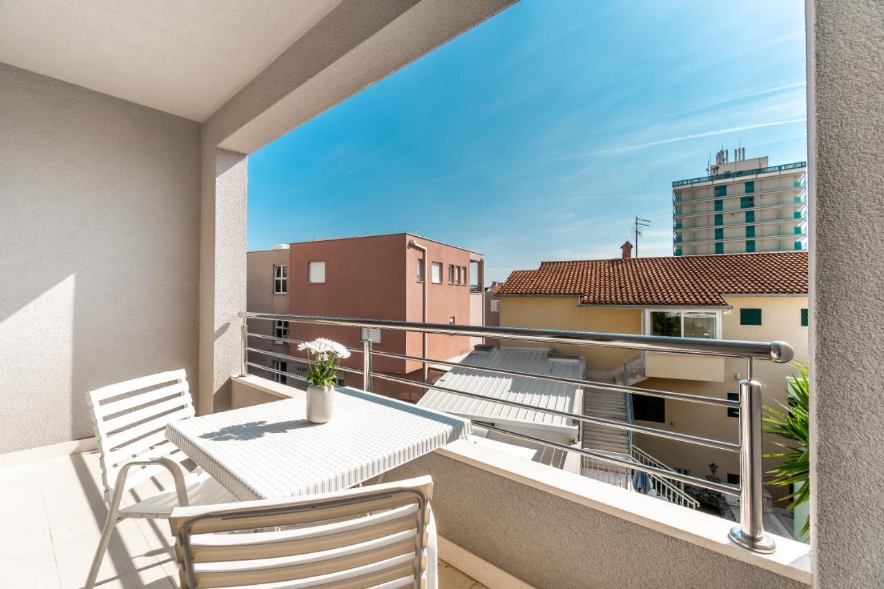Apartments And Rooms Vuleta, Close To The Beach Makarska Chambre photo