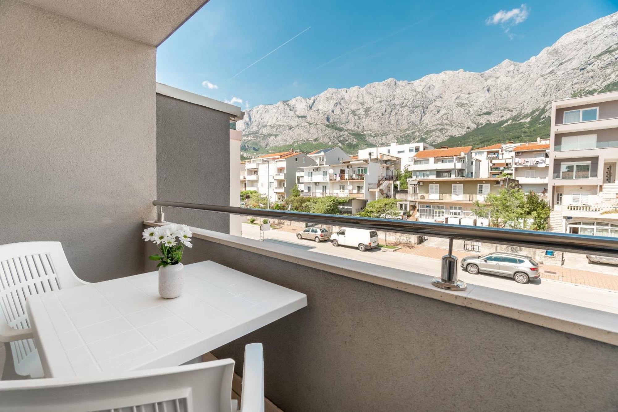 Apartments And Rooms Vuleta, Close To The Beach Makarska Chambre photo
