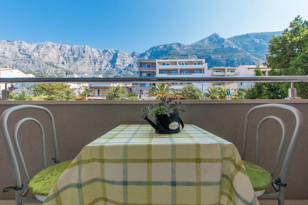 Apartments And Rooms Vuleta, Close To The Beach Makarska Chambre photo