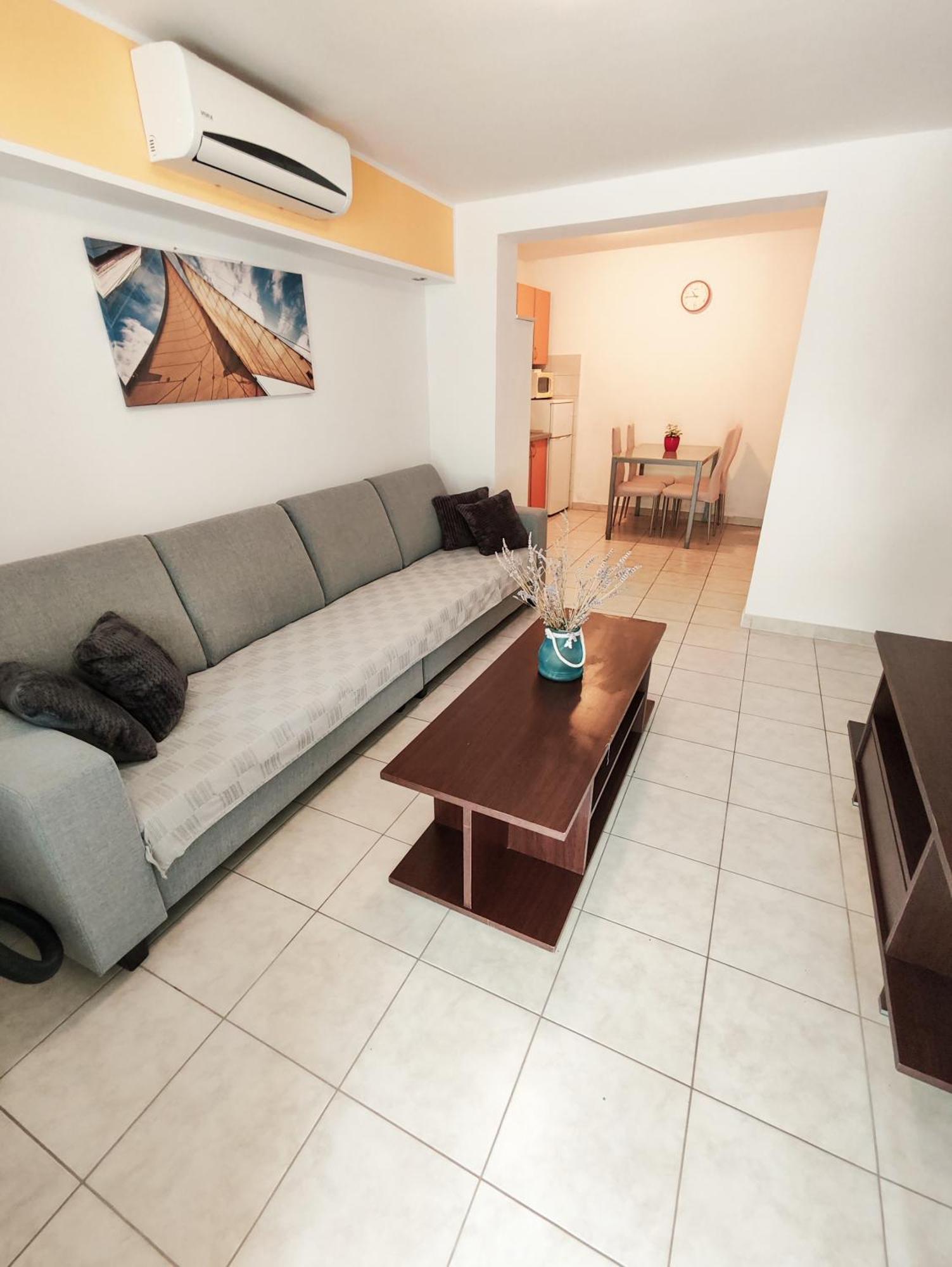 Apartments And Rooms Vuleta, Close To The Beach Makarska Chambre photo