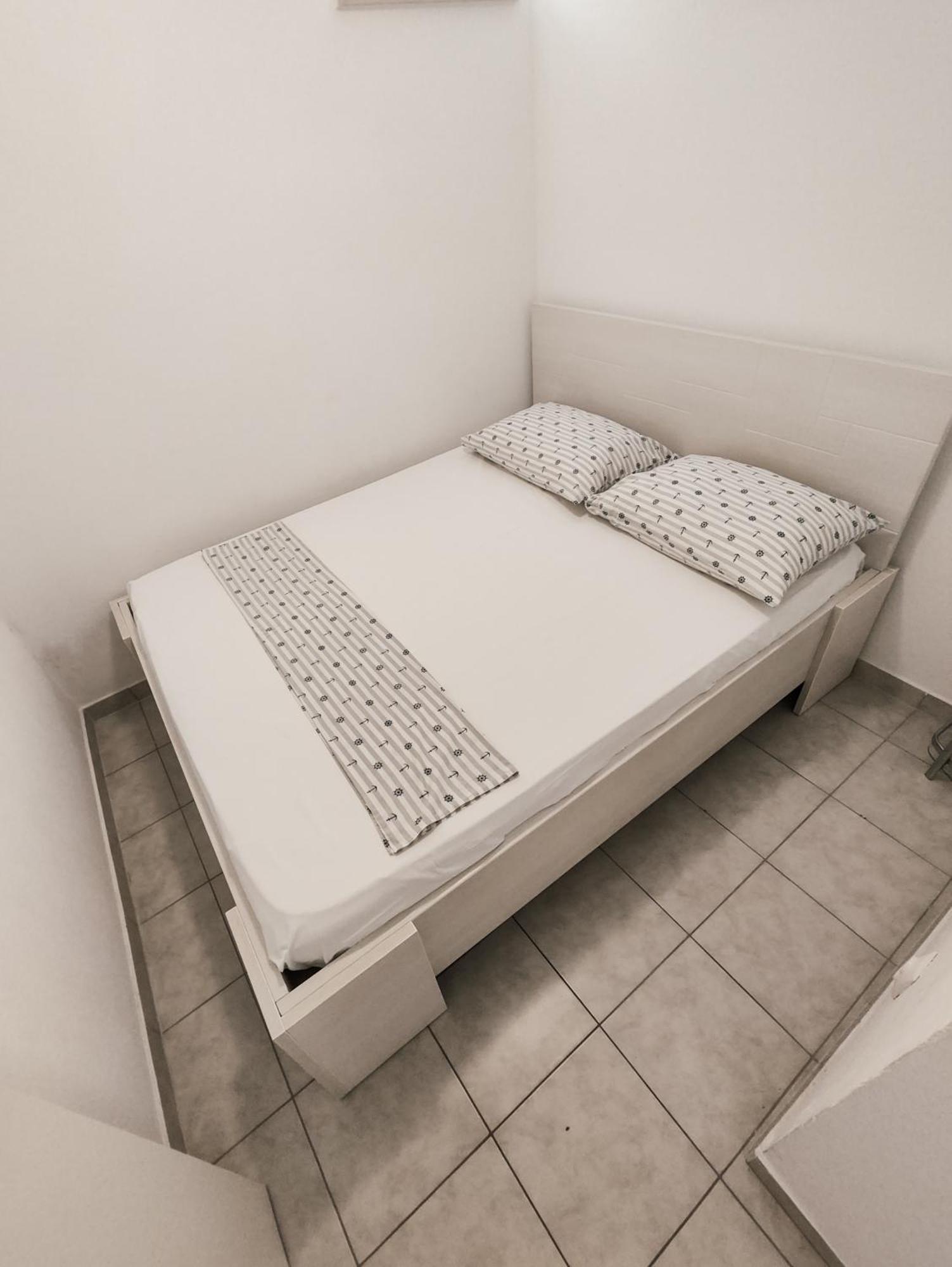 Apartments And Rooms Vuleta, Close To The Beach Makarska Chambre photo