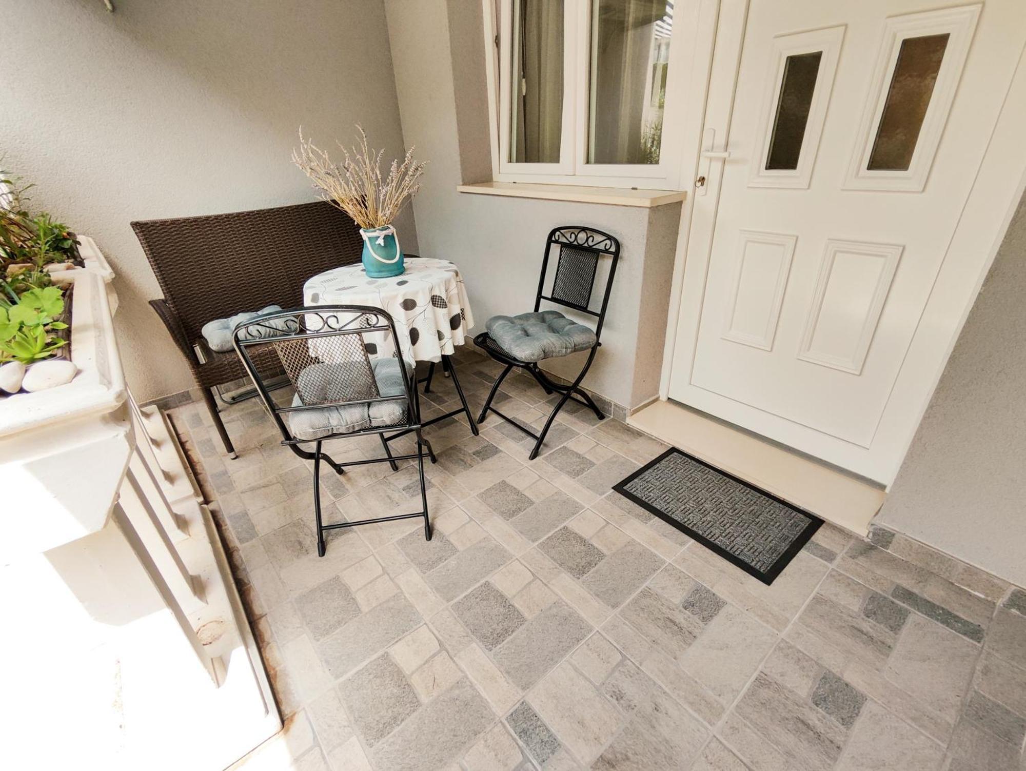 Apartments And Rooms Vuleta, Close To The Beach Makarska Chambre photo