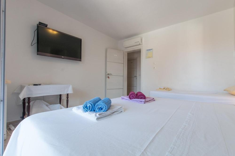 Apartments And Rooms Vuleta, Close To The Beach Makarska Chambre photo